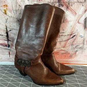 Vero Cuoio Chestnut Heeled Boots